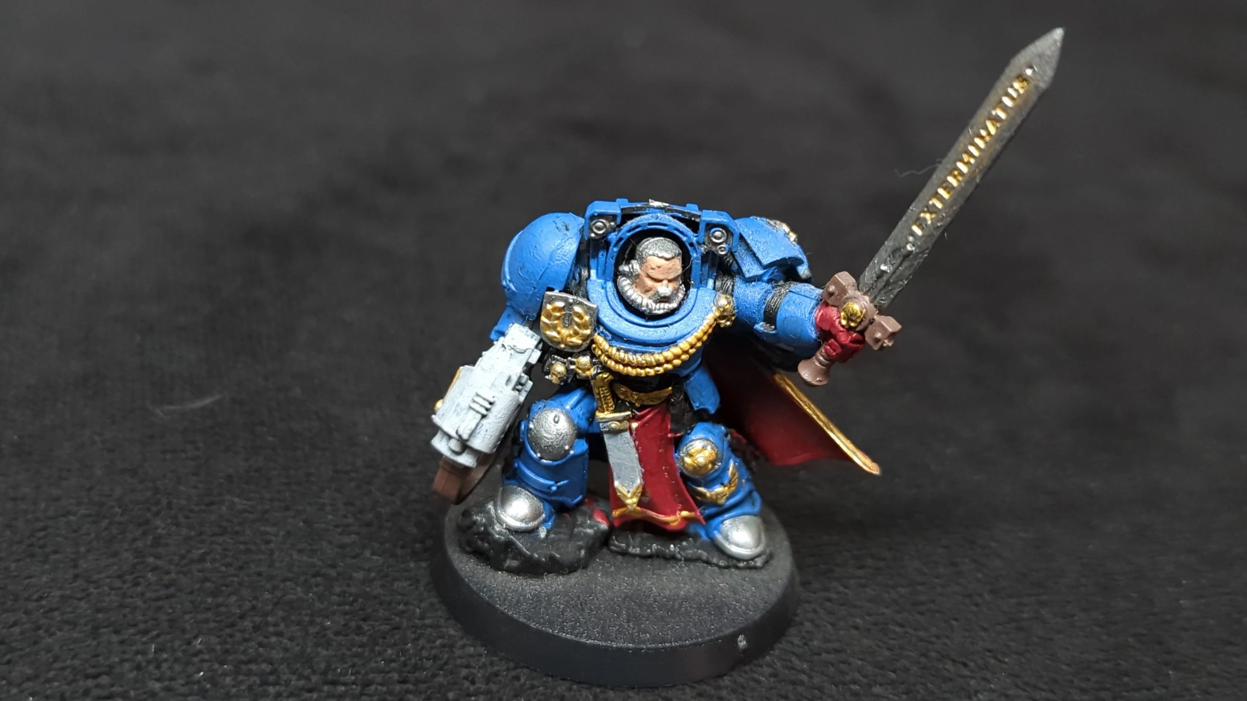Warhammer 40k Space Marines Captain in Terminator Armour - Ultramarine x1