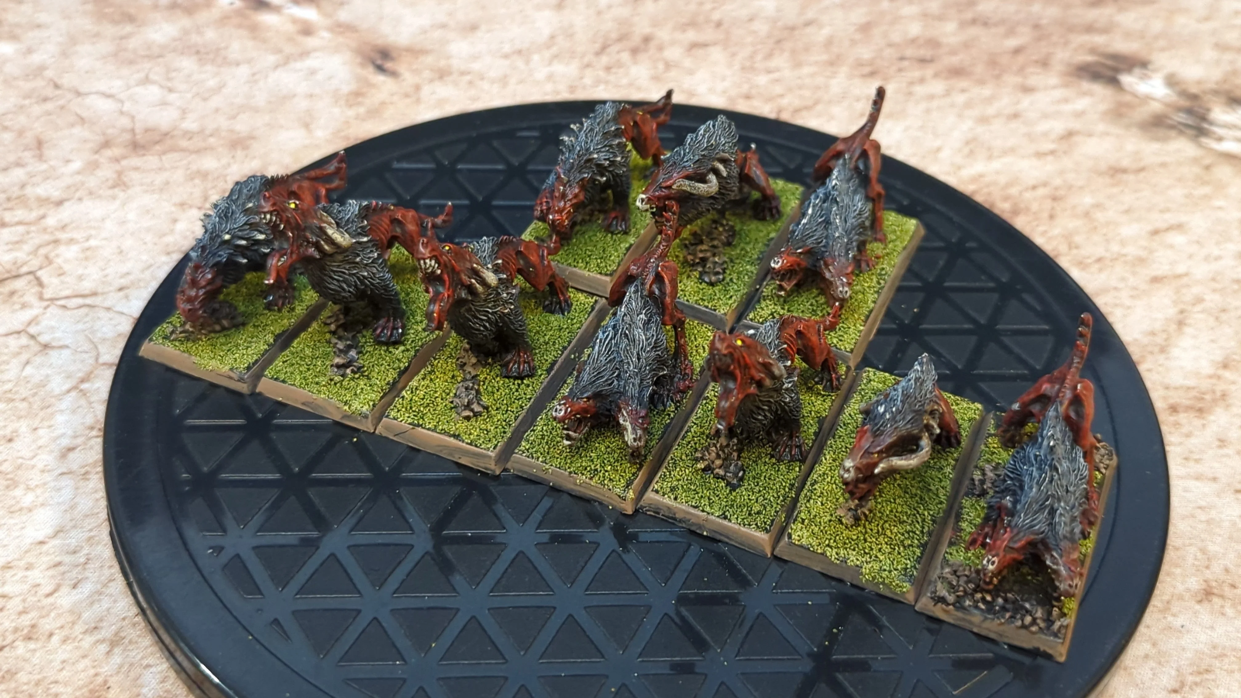 The Old World Chaos Hounds (OOP Metal) x11 OOP Painted