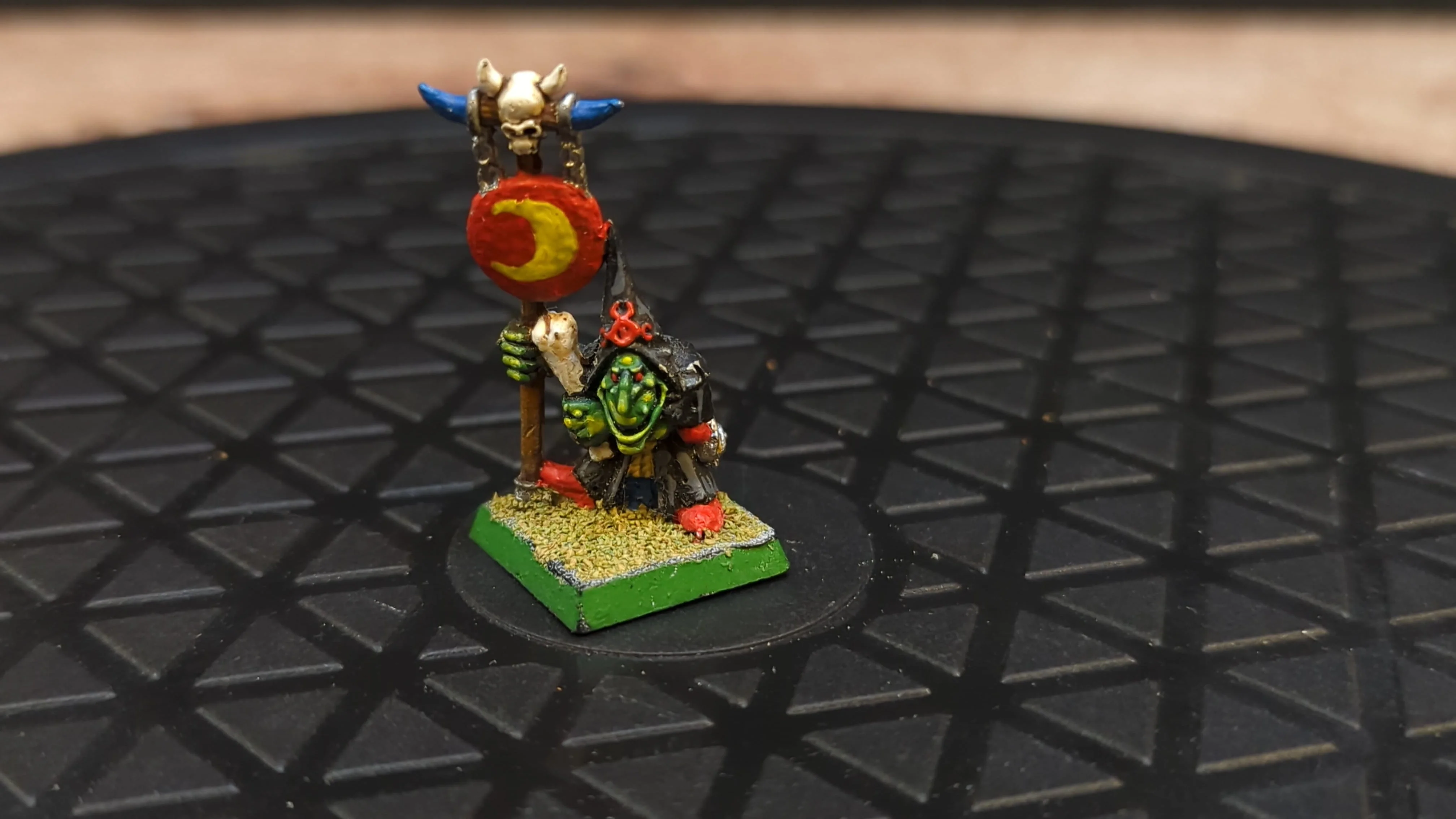 The Old World Orc & Goblin Tribes Night Goblin Shaman (OOP Metal) x1