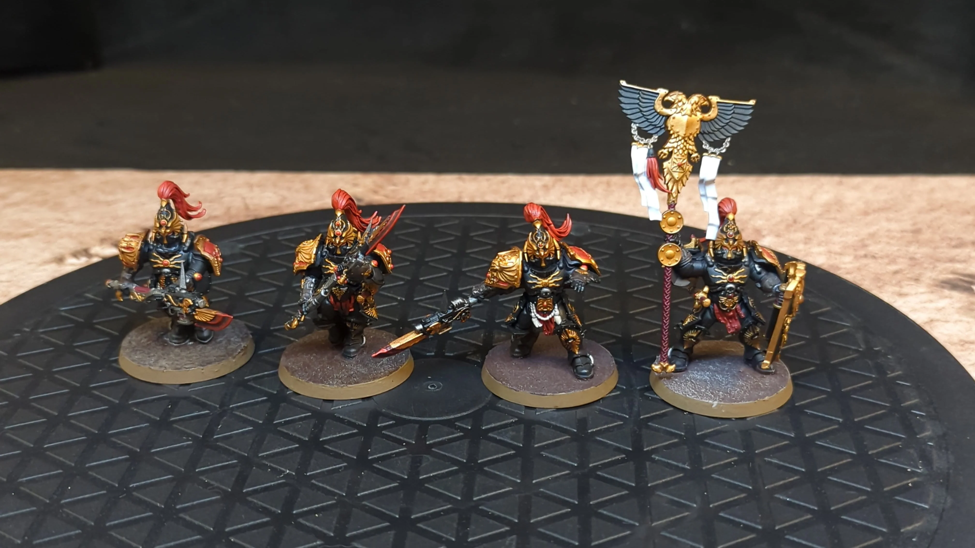 Warhammer 40k Adeptus Custodes Custodian Guard x4 Painted