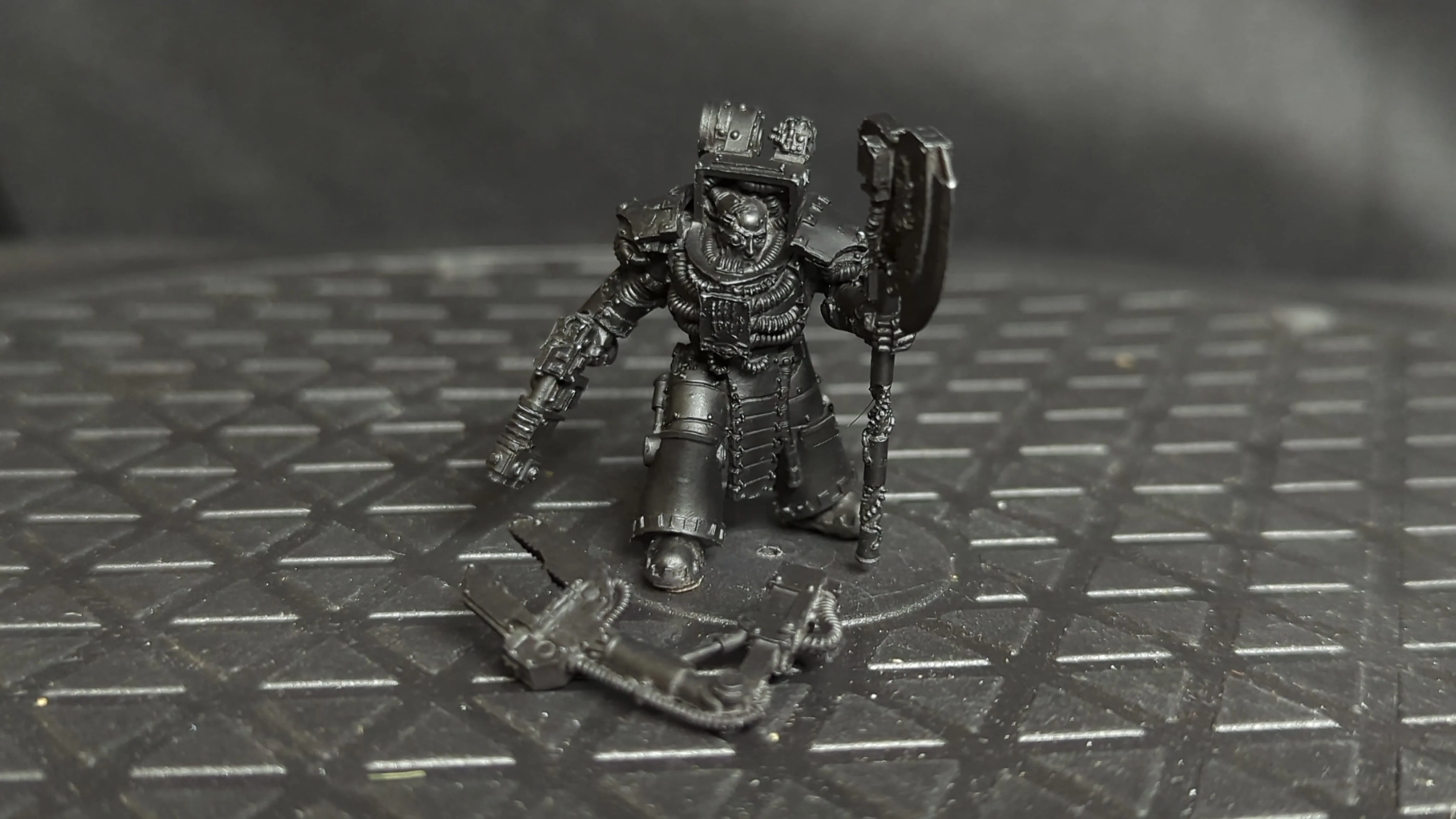 The Horus Heresy Iron Hands - Iron-Father (OOP) x1