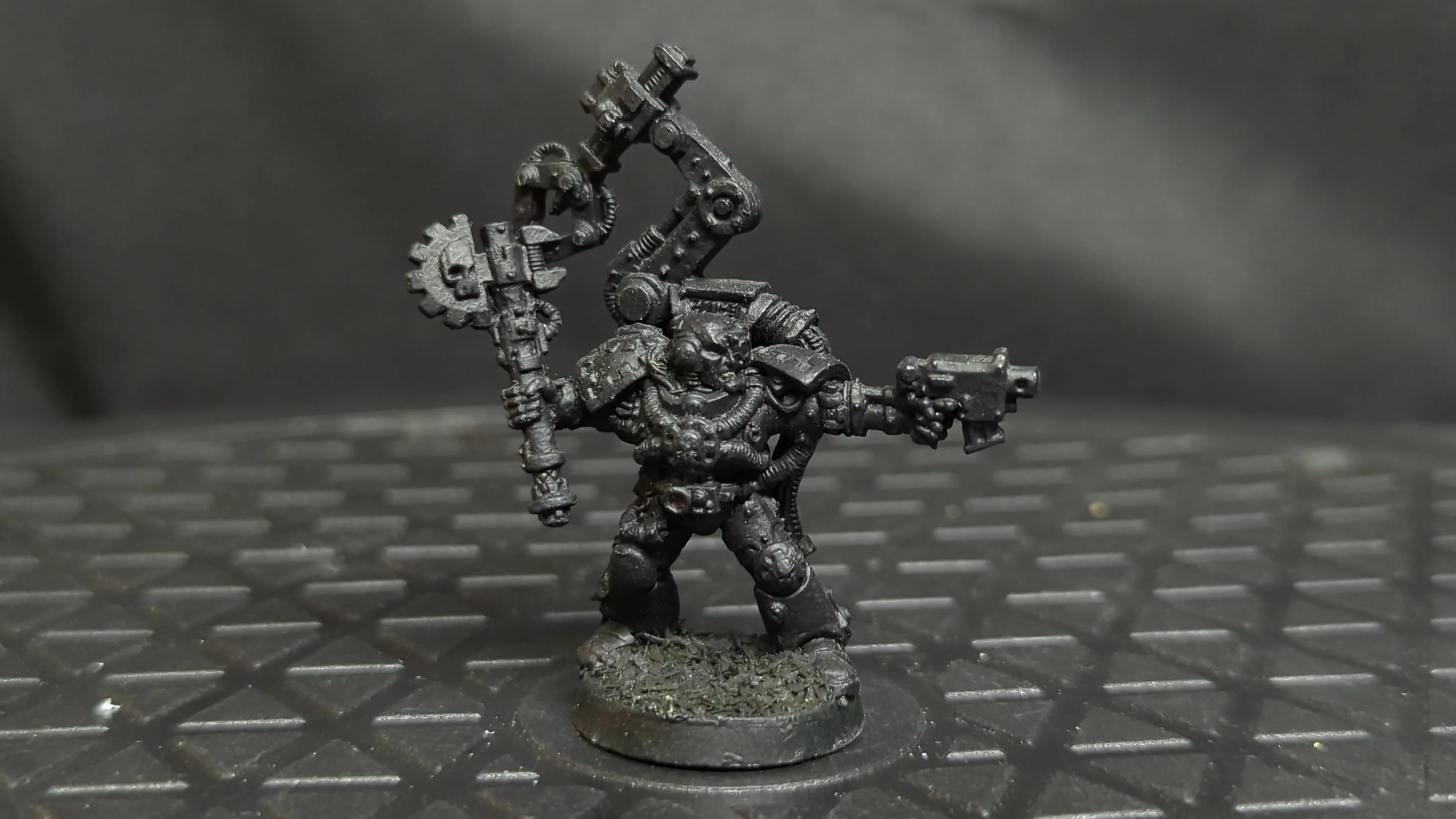 Warhammer 40k Space Marines Techmarine (OOP Metal) x1