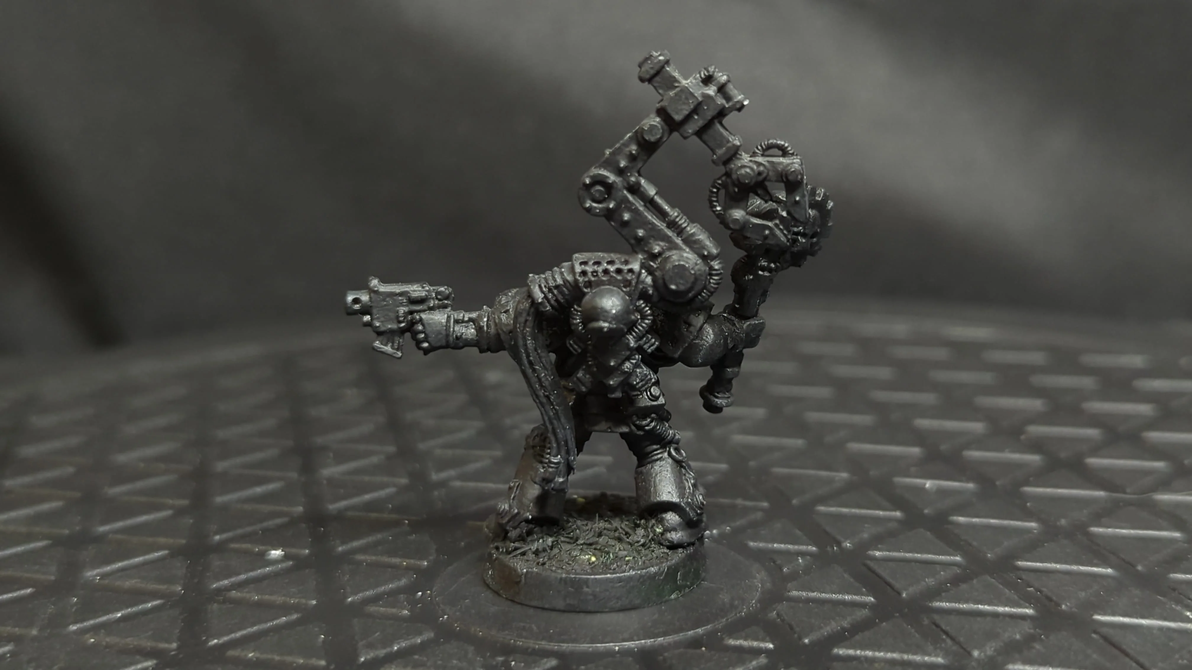 Warhammer 40k Space Marines Techmarine (OOP Metal) x1 - Image 2