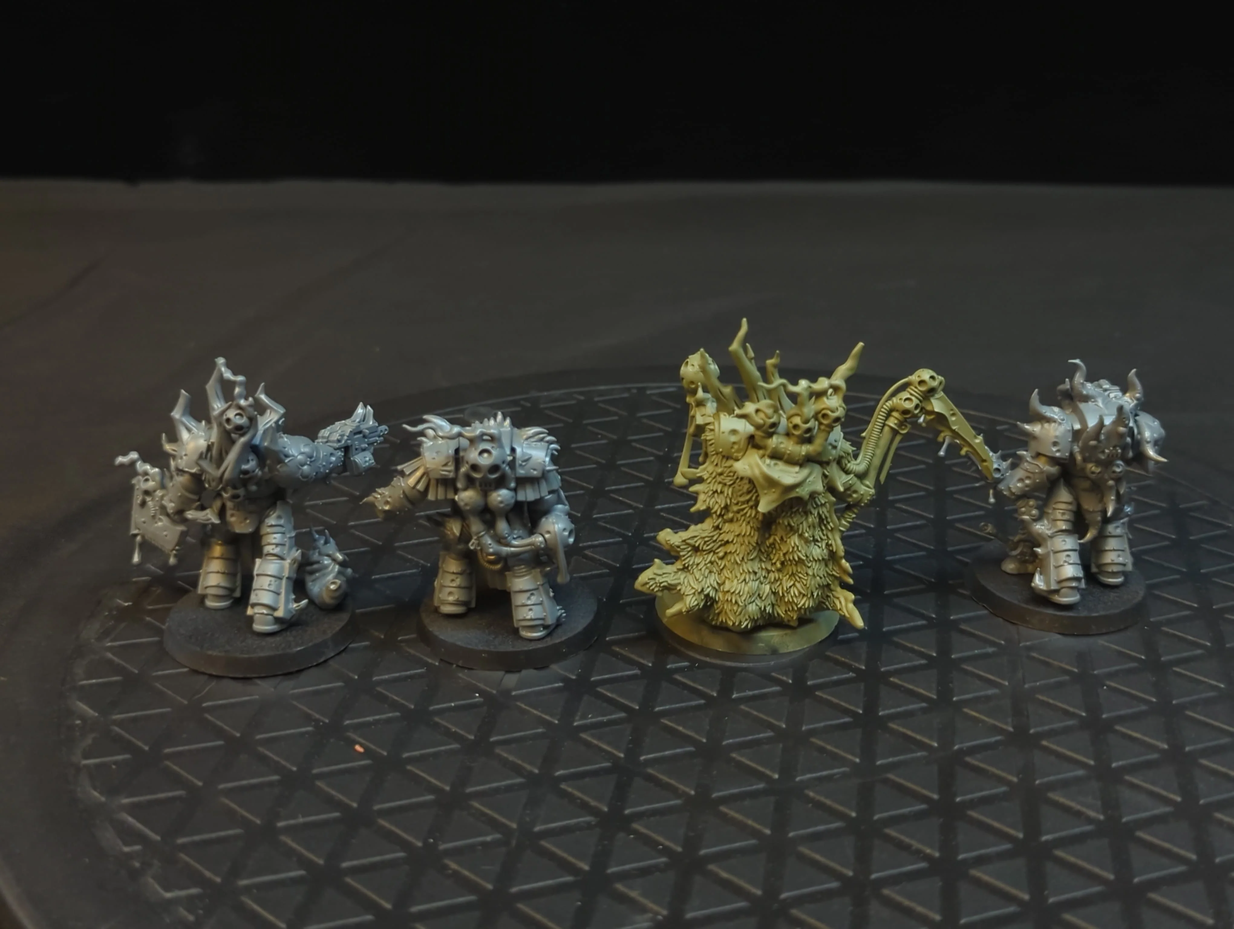 Warhammer 40k Lord of Contagion and Blightlord Terminators x4 - Image 2
